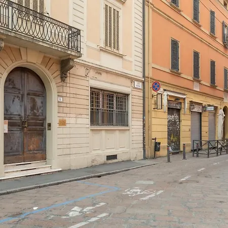 Casa Ilaria Panzió Bologna