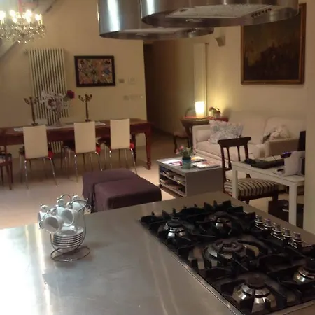 Alojamento de Acomodação e Pequeno-almoço Casa Ilaria 3*